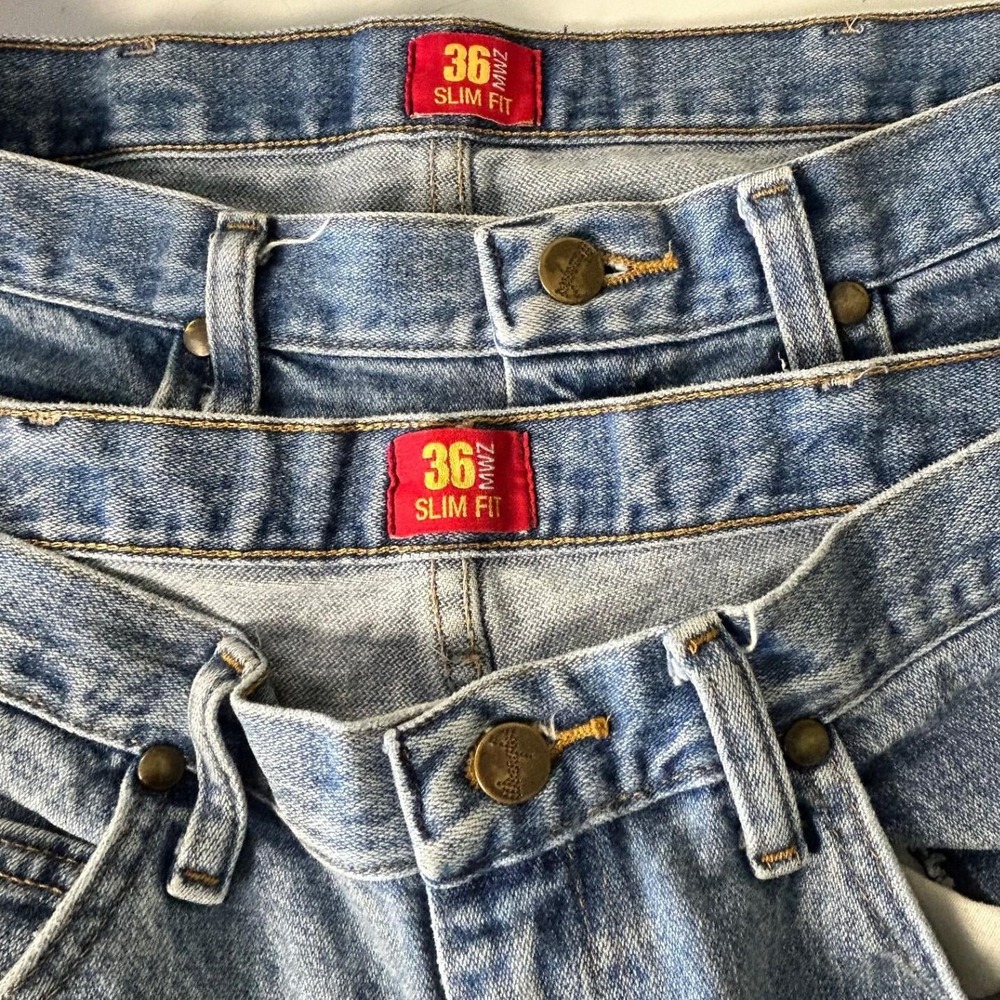 2 Wrangler 36 Slim‎ Fit Jeans Mens Light Wash Blue Denim Classic Workwear